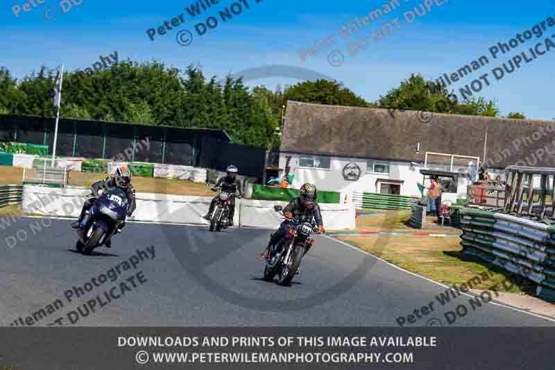 Vintage motorcycle club;eventdigitalimages;mallory park;mallory park trackday photographs;no limits trackdays;peter wileman photography;trackday digital images;trackday photos;vmcc festival 1000 bikes photographs